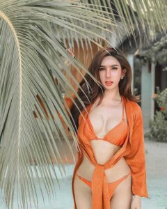 ครูแพรว เซ็กซี่18+