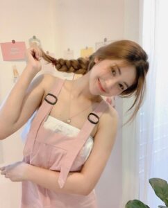 ชาครีม เน็ตไอดอล